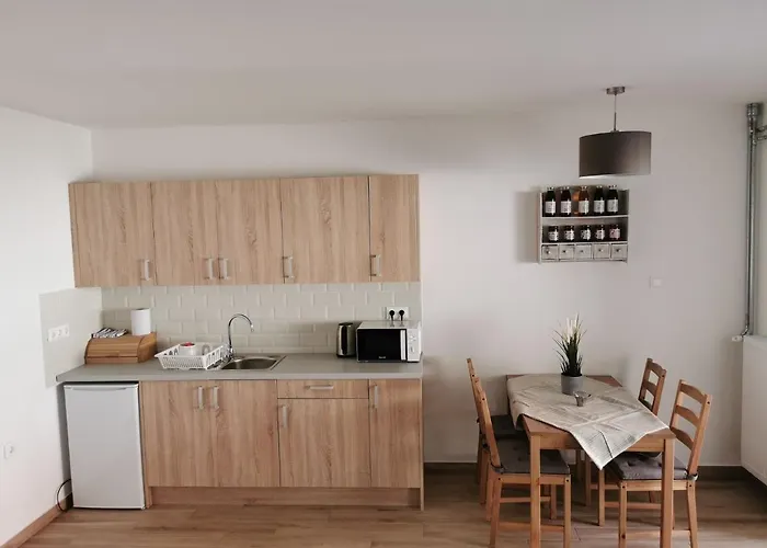 Bed and breakfast Breier Farm - Tanya Panzió 4*