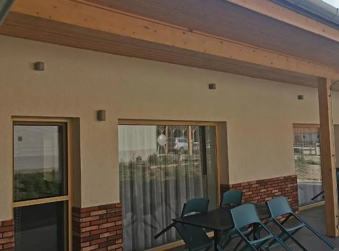 Breier Farm - Tanya Panzió Bed and breakfast 4*